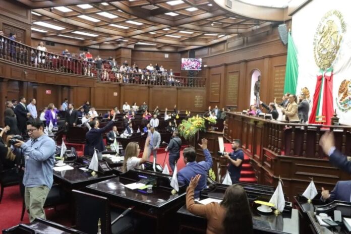 Relevos congresistas a la vista
