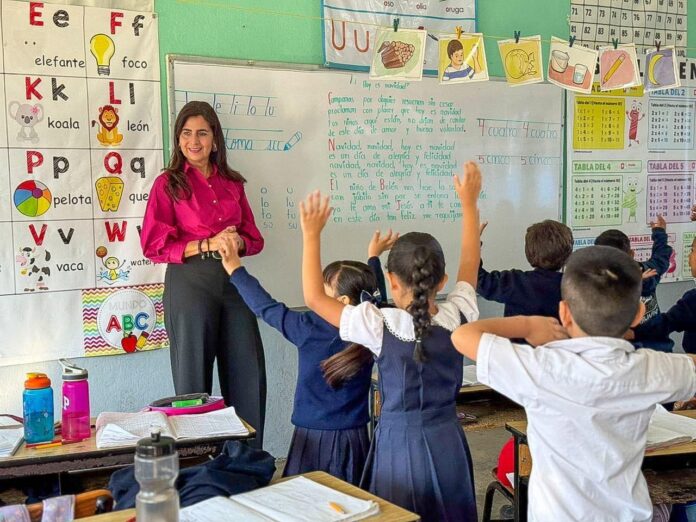 Honestidad y cercanía transforman la educación: Gabriela Molina