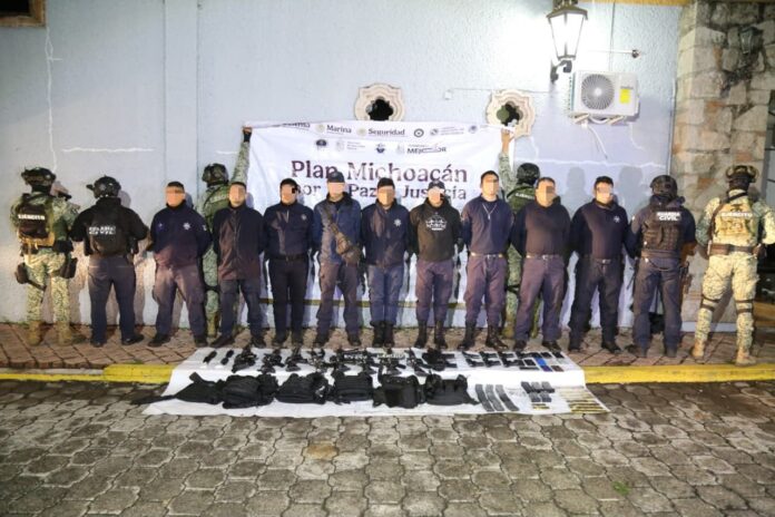 Detienen a 9 hombres con armas, uniformes y patrullas clonadas