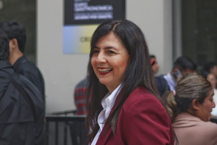 Gaby Molina, con resultados, va por la gubernatura de Michoacán