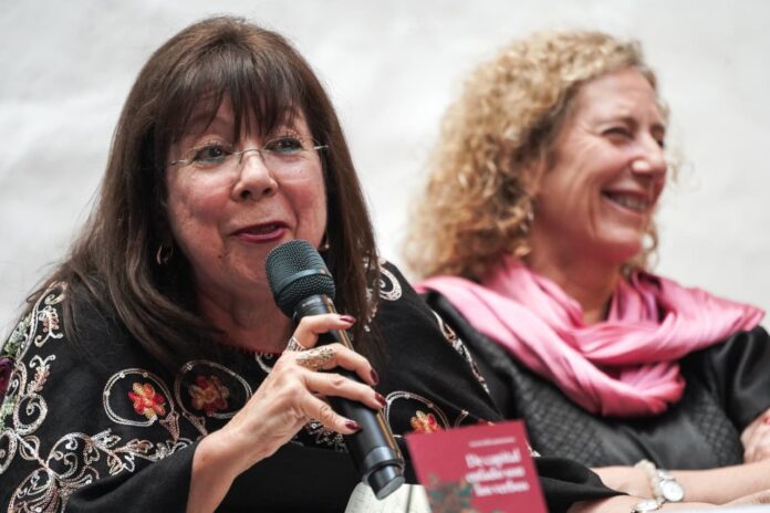Pecados, fe y desamor: la nueva obra de la poeta Lucía Rivadeneyra