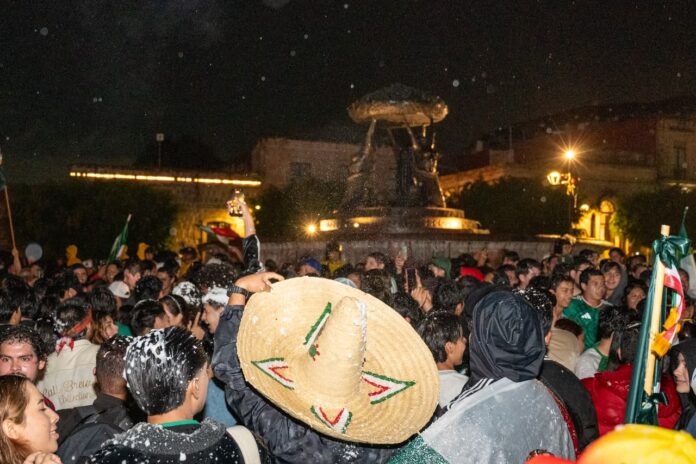 🇲🇽⚽🌧️ La celebración crece en Las Tarascas 🇲🇽⚽🌧️ La celebración crece en Las Tarascas