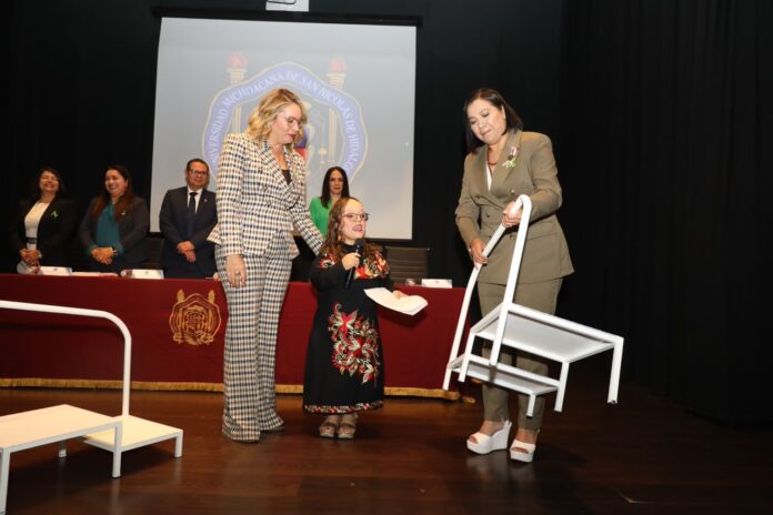 Gestión de Yarabí Ávila implementa acciones para una UMSNH más inclusiva