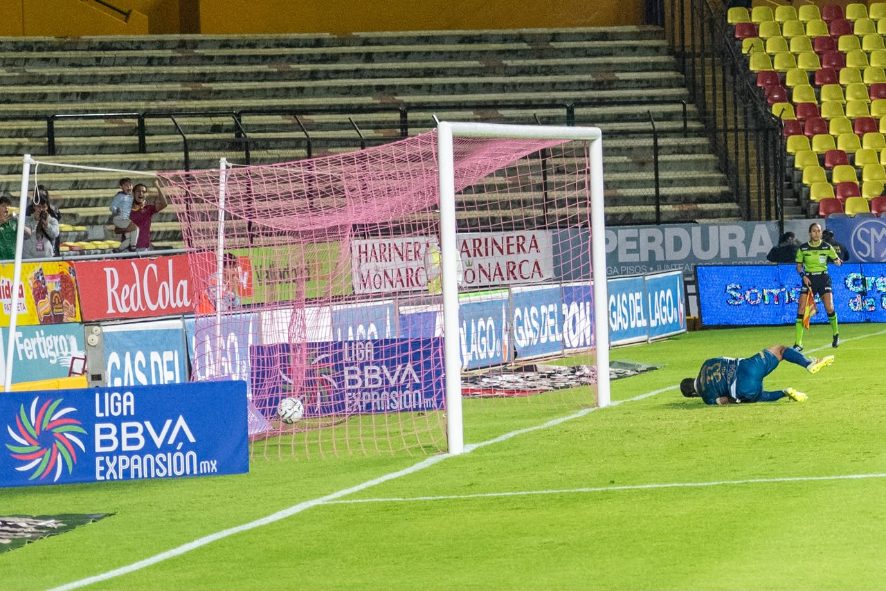 Canarios remontan y vencen a Cancún en emocionante debut