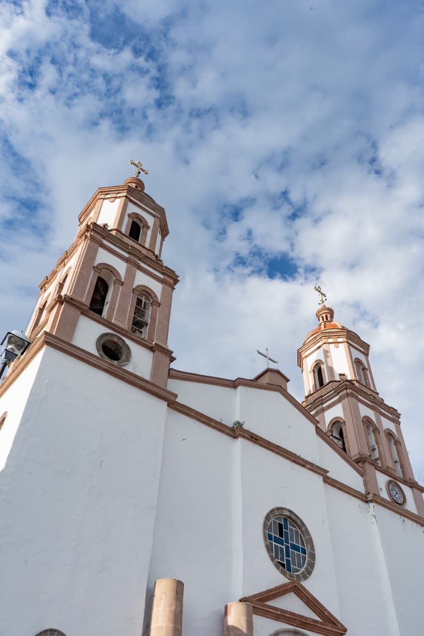 La fe que resiste al tiempo en la Parroquia de Santiago Apóstol