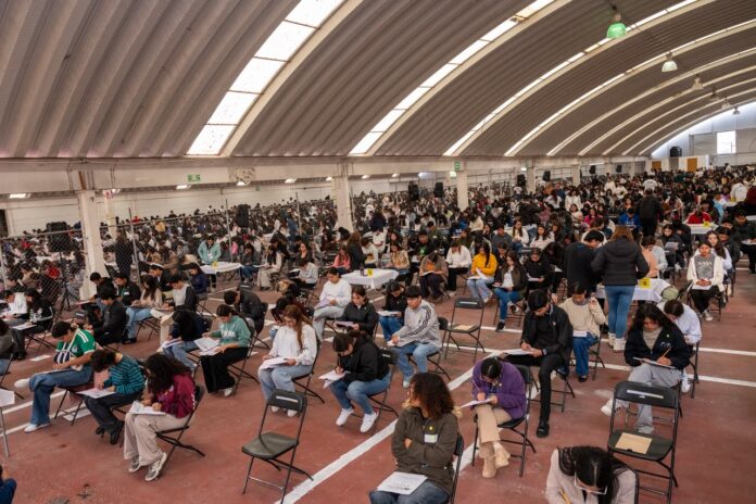 Arranca aplicación del Ceneval para ingreso a normales de Michoacán