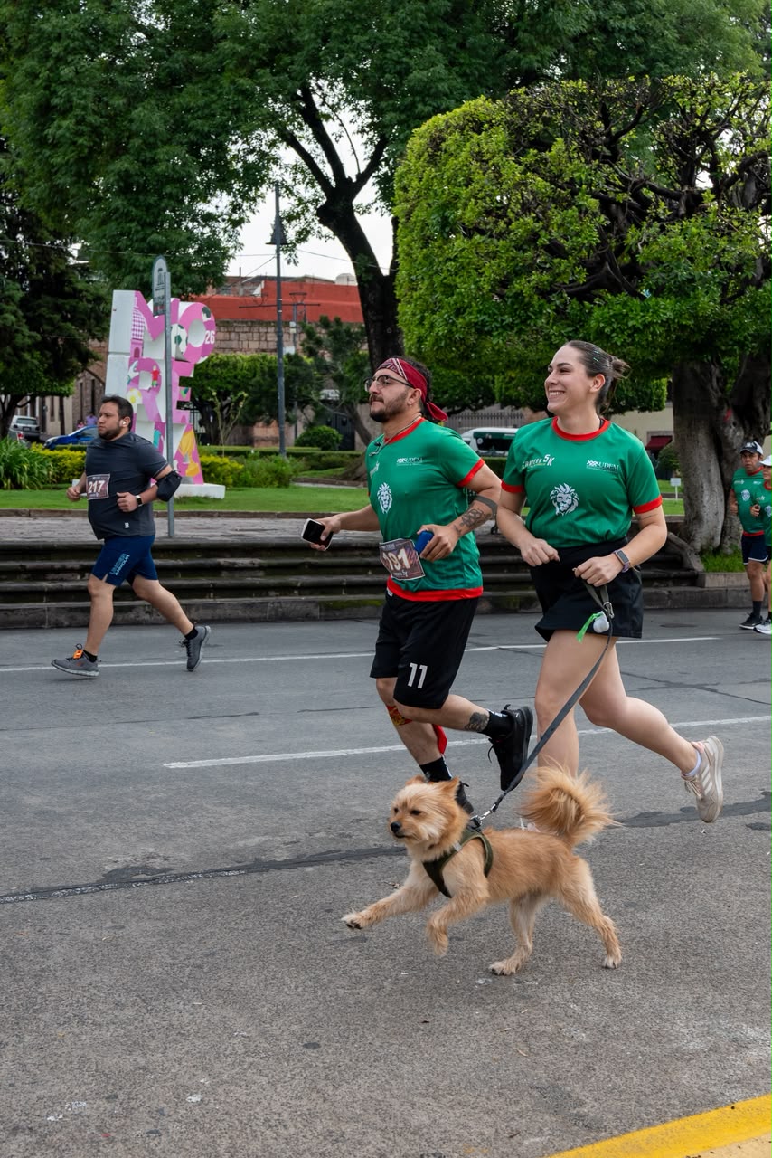 Más de 300 corredores celebran el 32 aniversario de la UDEM