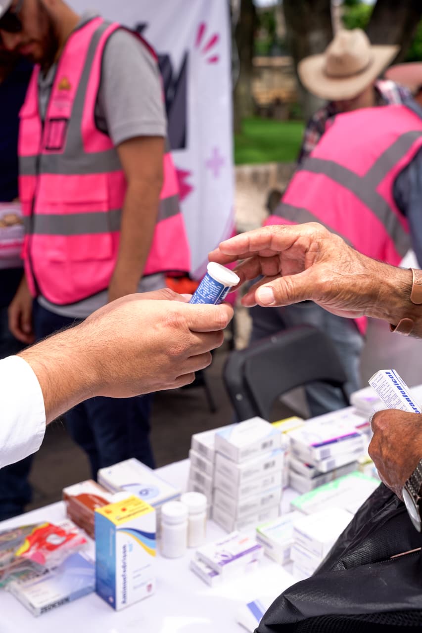 Movimiento del Sombrero instala centro de acopio de medicamentos en Morelia