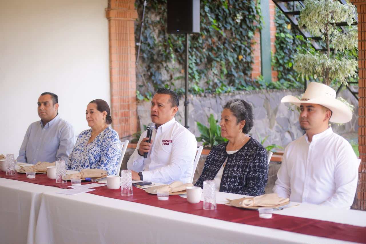 Torres Piña reconoce en Tlalpujahua una historia de lucha, arte y trabajo