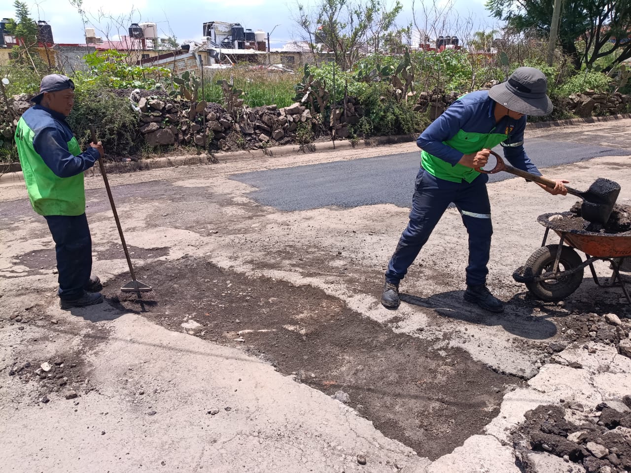 Gobierno de Morelia mantiene labores de bacheo