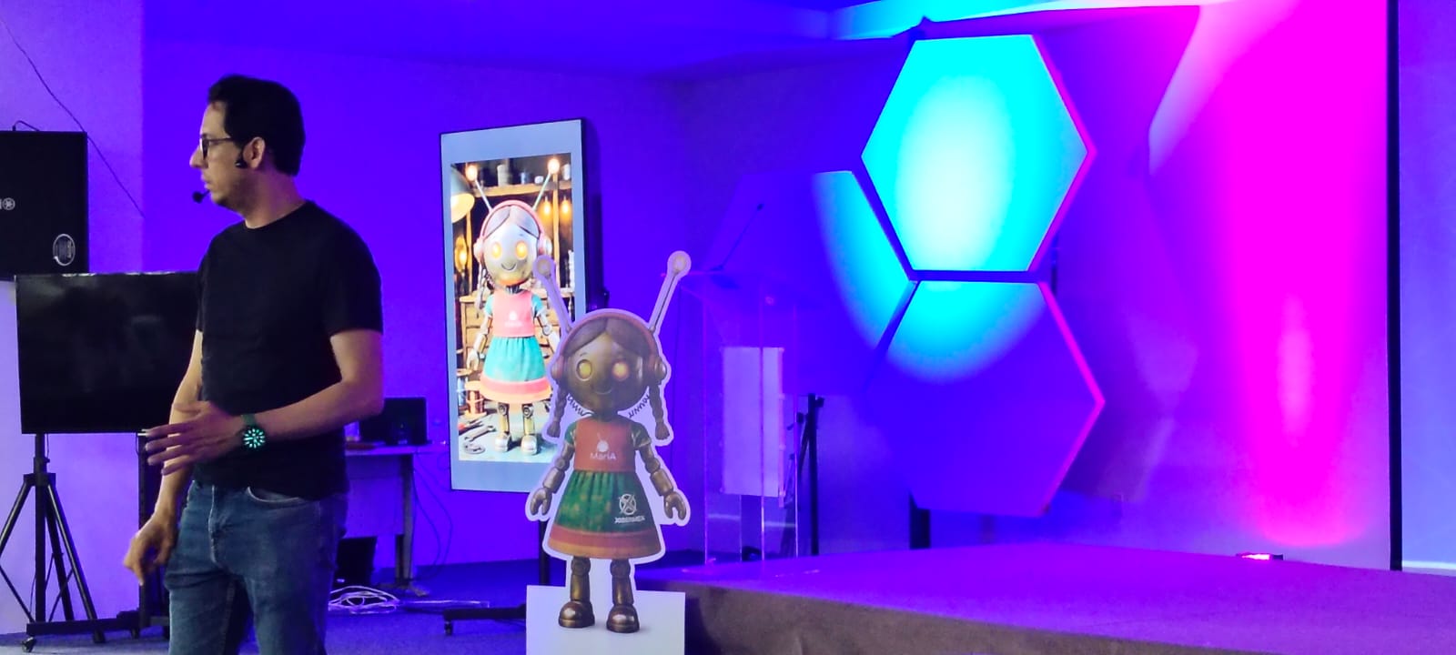 Xibermex alista el lanzamiento de “María”, una IA para alumnos de primaria