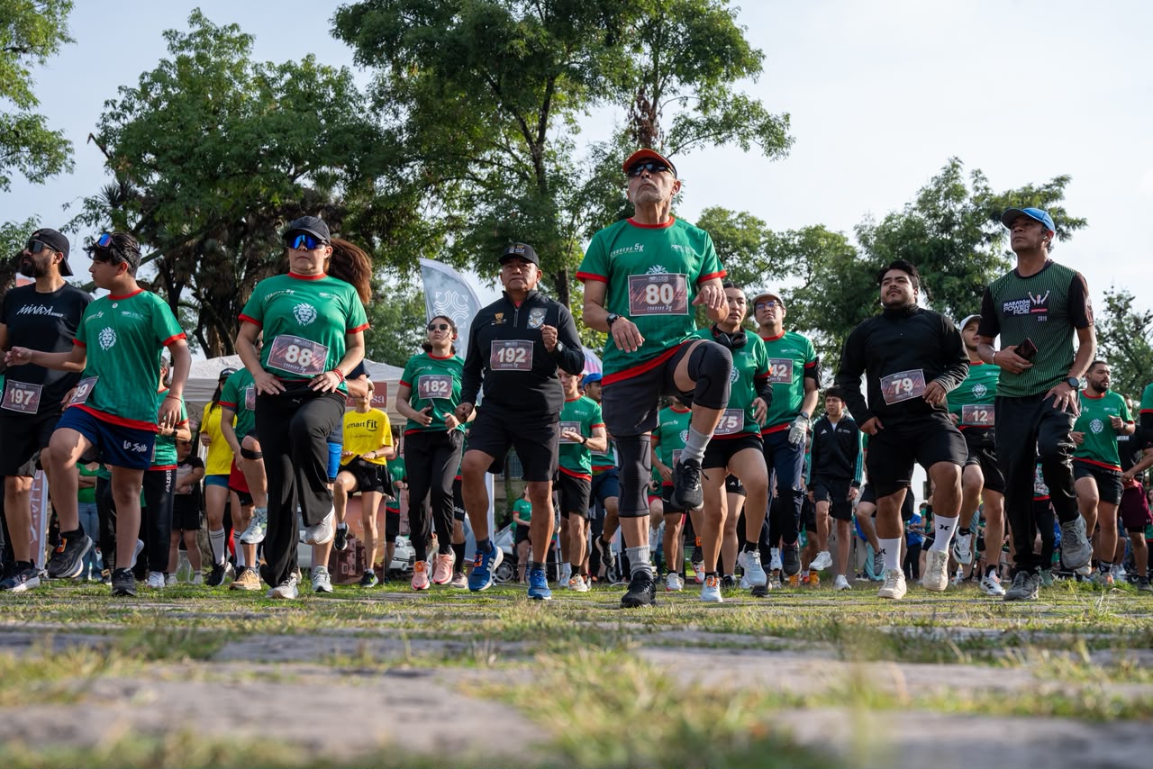 Más de 300 corredores celebran el 32 aniversario de la UDEM