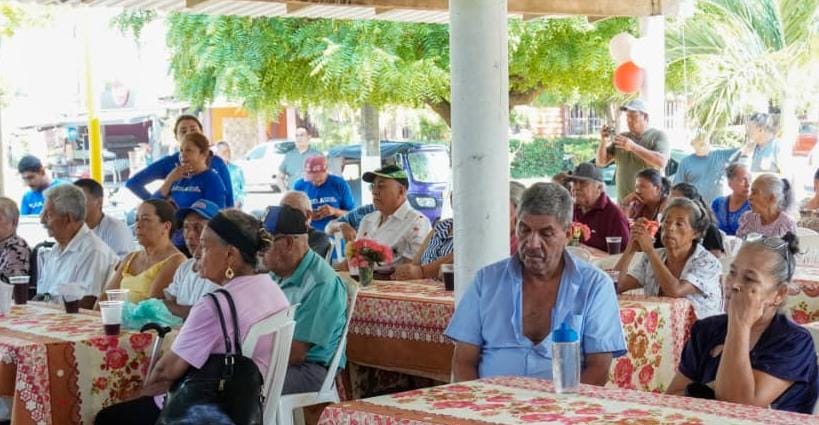 Playa Azul, Corona a su Rey y Reina del Adulto Mayor 2026