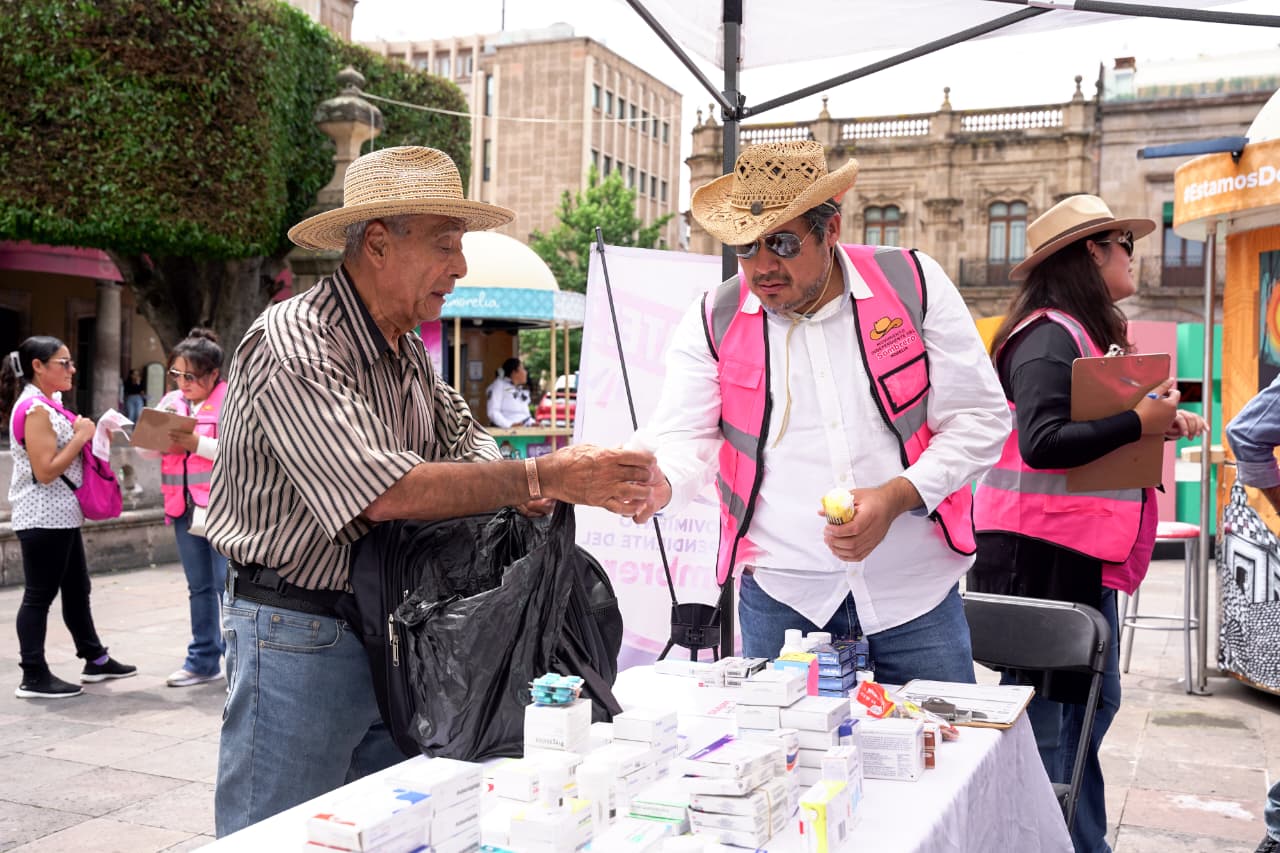 Movimiento del Sombrero instala centro de acopio de medicamentos en Morelia