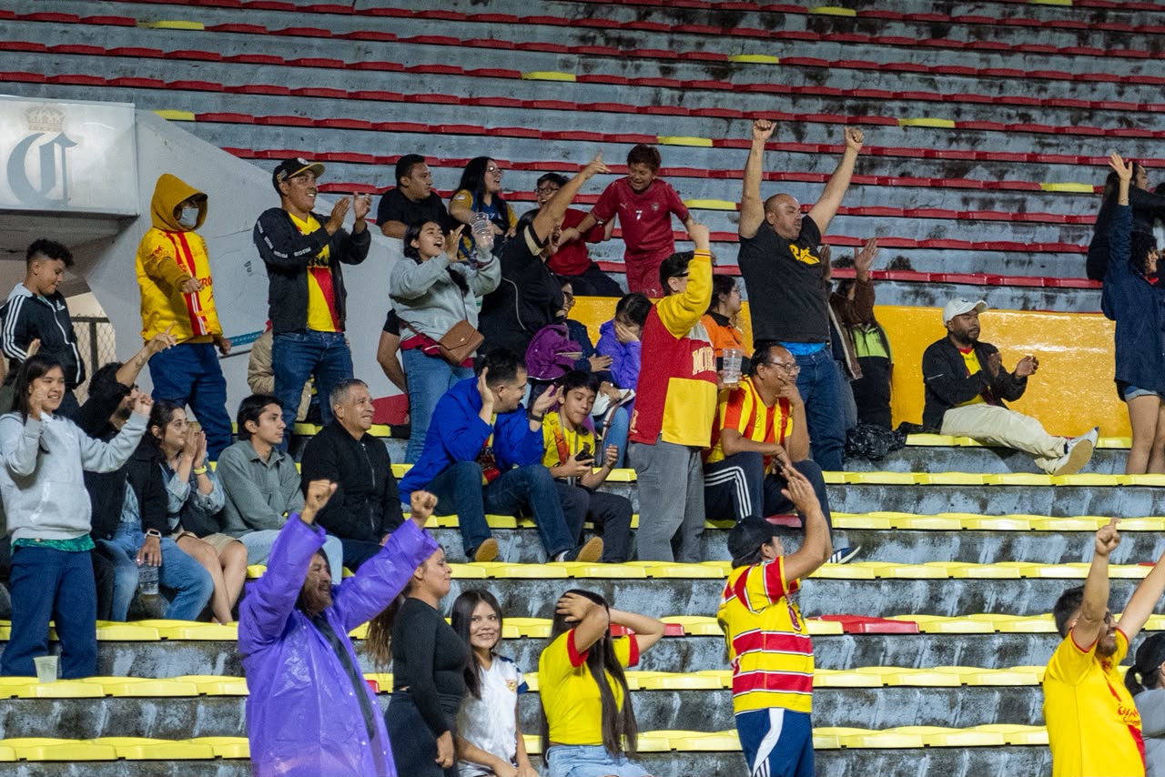 Canarios remontan y vencen a Cancún en emocionante debut