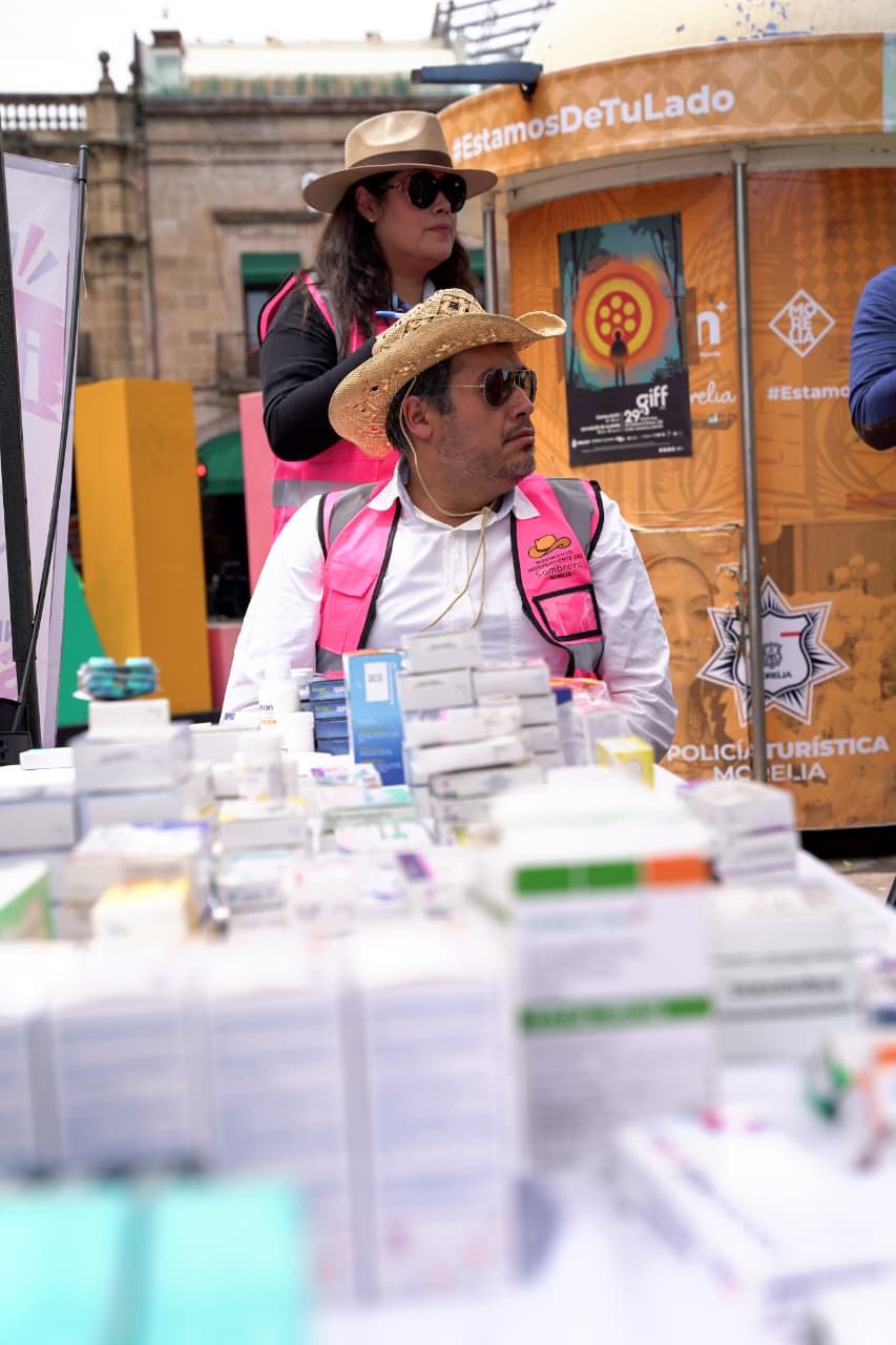 Movimiento del Sombrero instala centro de acopio de medicamentos en Morelia