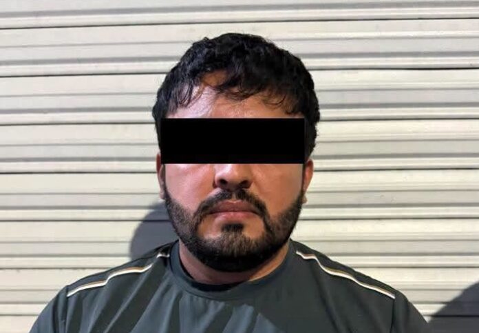 Detienen a médico armado en operativo federal en Apatzingán Detienen a médico armado en operativo federal en Apatzingán