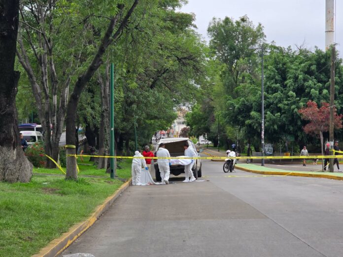 Adulta mayor fallece tras caída frente a tres puentes, Morelia