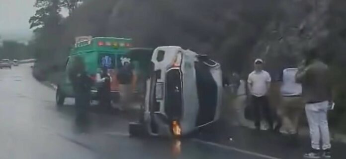 Dos accidentes viales dejan tres heridos, en Charo y Morelia