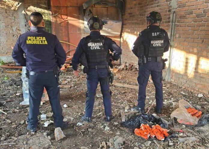 Hallan presunto material explosivo en la colonia Félix Ireta, Morelia