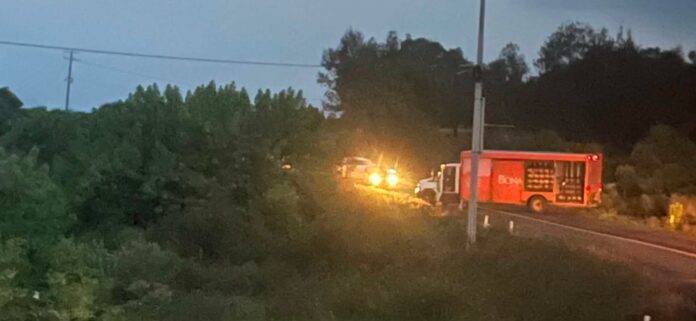 Bloquean la Morelia-Quiroga con vehículos de carga atravesados Bloquean la Morelia-Quiroga con vehículos de carga atravesados