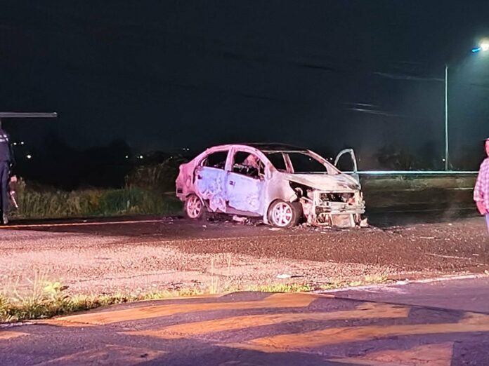 Incendian vehículo en la Tarímbaro–Álvaro Obregón