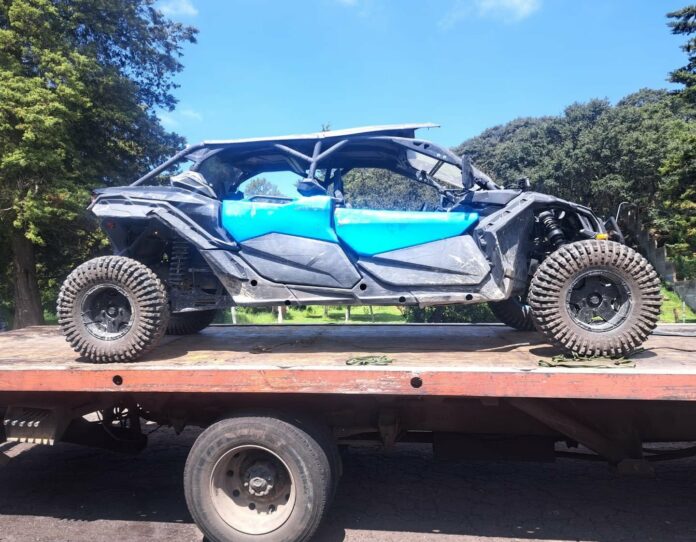 Detienen a hombre que remolcaba vehículo con reporte de robo