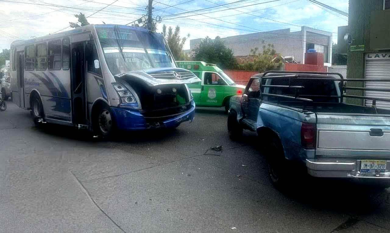 Accidentes carreteros y urbanos dejan un muerto y ocho lesionados en Michoacán