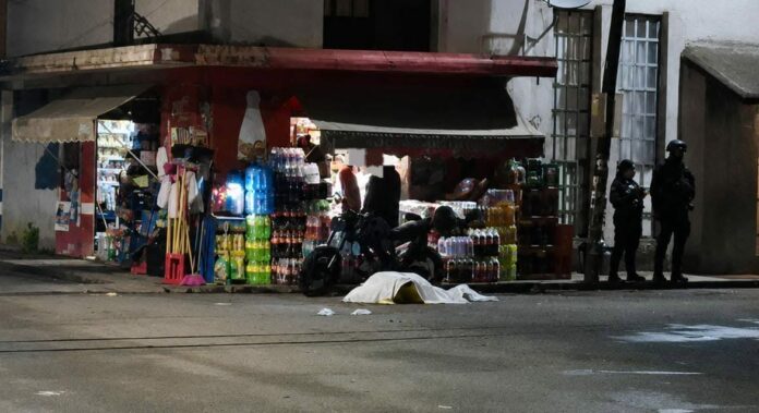 Hecho de violencia deja sin vida a motociclista, Uruapan