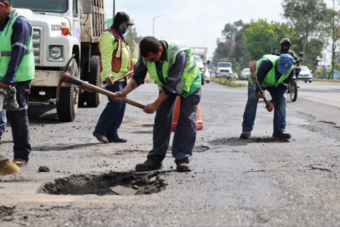 Mantiene Gobierno de Morelia brigadas de bacheo y rehabilitación Mantiene Gobierno de Morelia brigadas de bacheo y rehabilitación