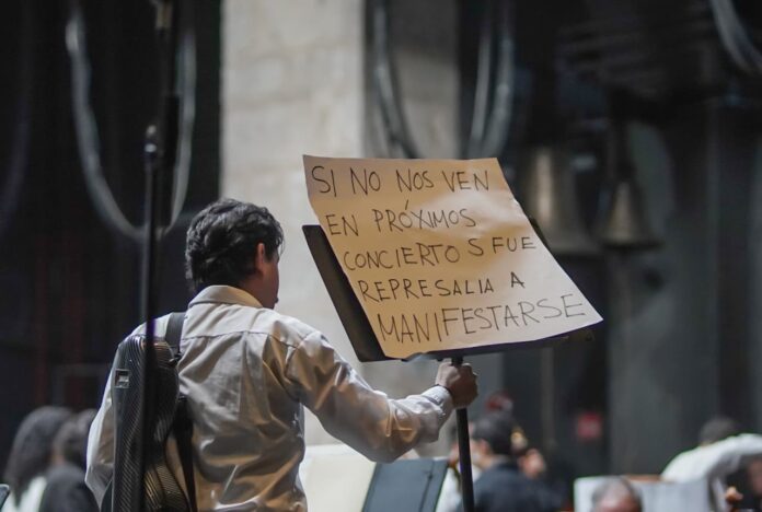 Entre la música y protesta, músicos exigen pagos atrasados