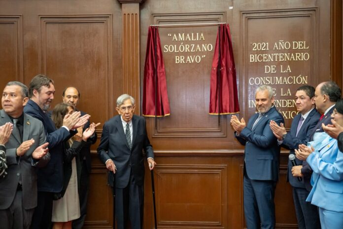 Crónica: Congreso vistió de oro la gran historia de Amalia Solórzano Crónica: Congreso vistió de oro la gran historia de Amalia Solórzano