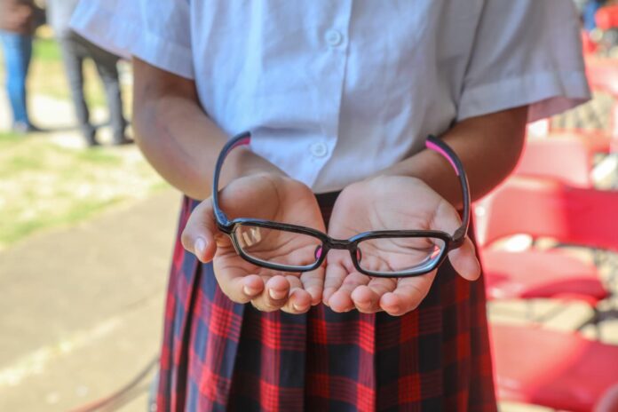 Conoce cómo conseguir los lentes del programa Vive Saludable Conoce cómo conseguir los lentes del programa Vive Saludable