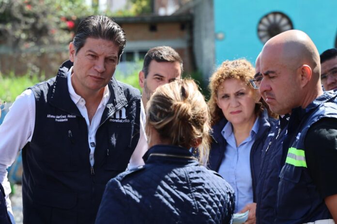 Continúa limpieza y apoyo en colonias afectadas por lluvias