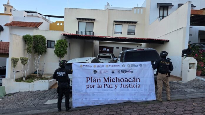 Detienen a cinco personas tras cateos, una es policía