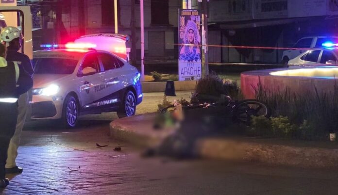 Motociclista fallece al chocar contra glorieta, en Zamora Motociclista fallece al chocar contra glorieta, en Zamora