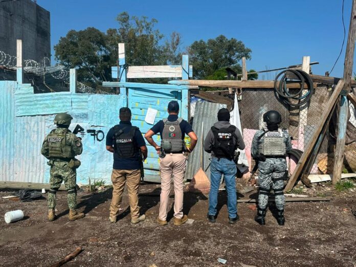 Aseguran 5 mil dosis de droga y armas en Morelia; detienen a 5