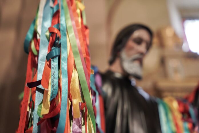 Conoce la tradición de fe que rodea a San Chárbel en la catedral