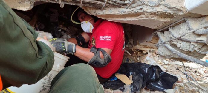 Bomberos de Zitácuaro regresan de misión en Venezuela Bomberos de Zitácuaro regresan de misión en Venezuela