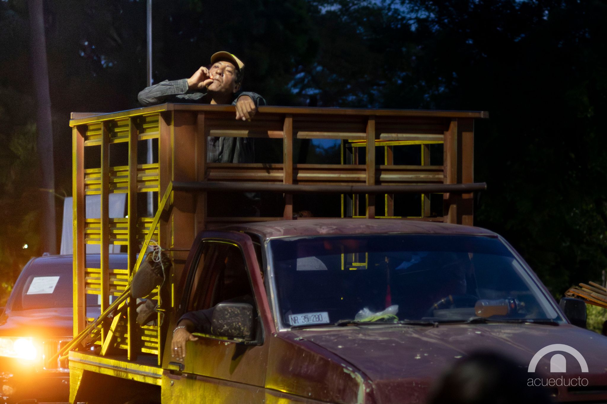 Cortadores de limón trabajan entre minas, miedo y pobreza