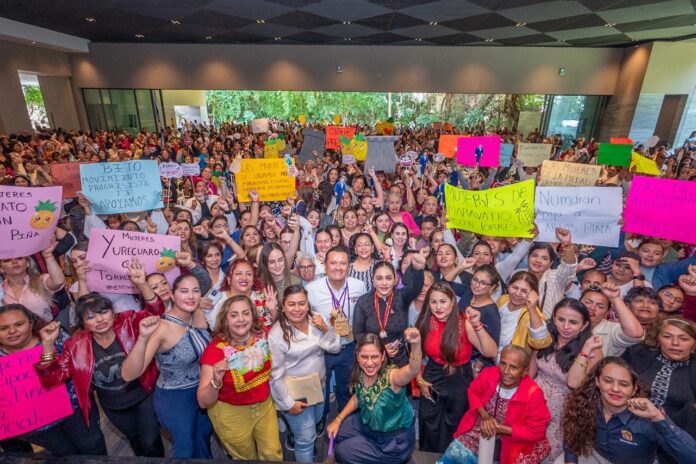 Más de 2 mil 500 mujeres de todo Michoacán cierran filas con Torres Piña