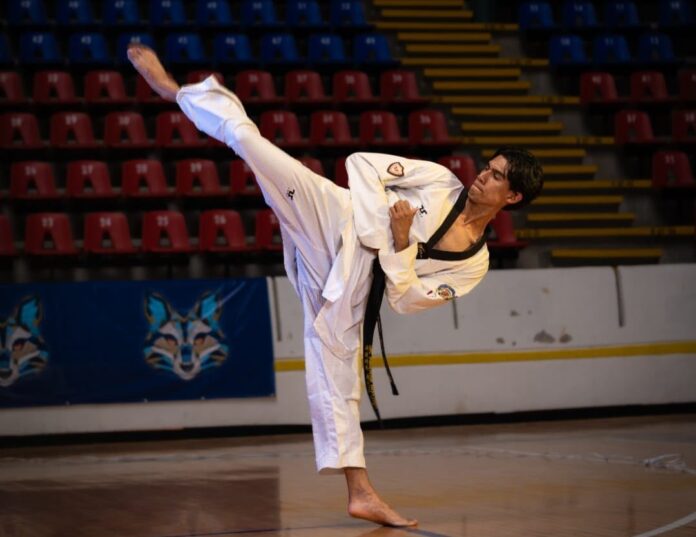 Alonso Pineda representó a México y a UMSNH en Panaméricano Universitario