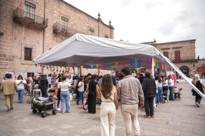 Primer Festival Agua de Té a la Plaza Juárez, en Morelia