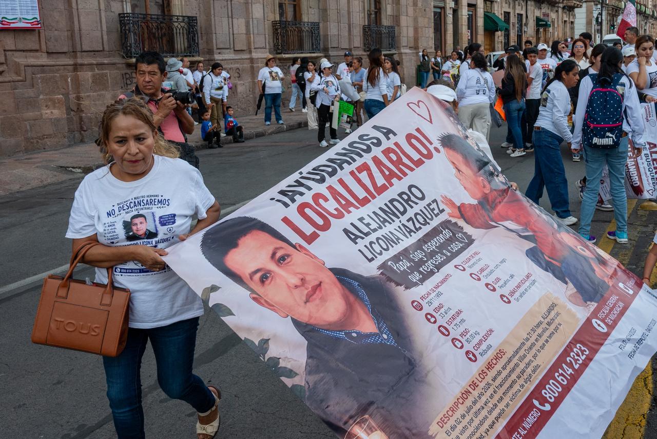 Familias de desaparecidos marchan en Morelia y exigen respuestas