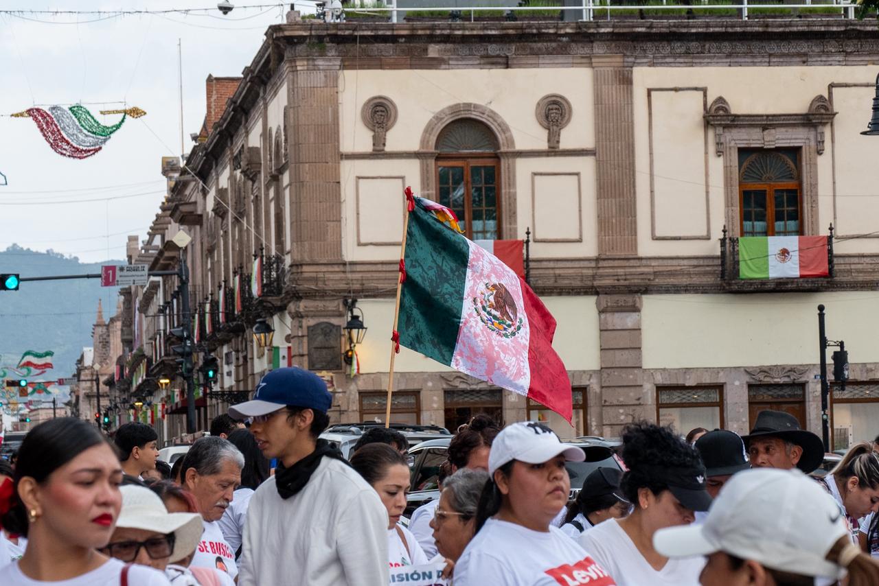 Familias de desaparecidos marchan en Morelia y exigen respuestas