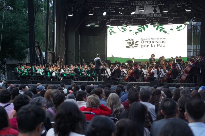 OSIM llena la Plaza Morelos de música