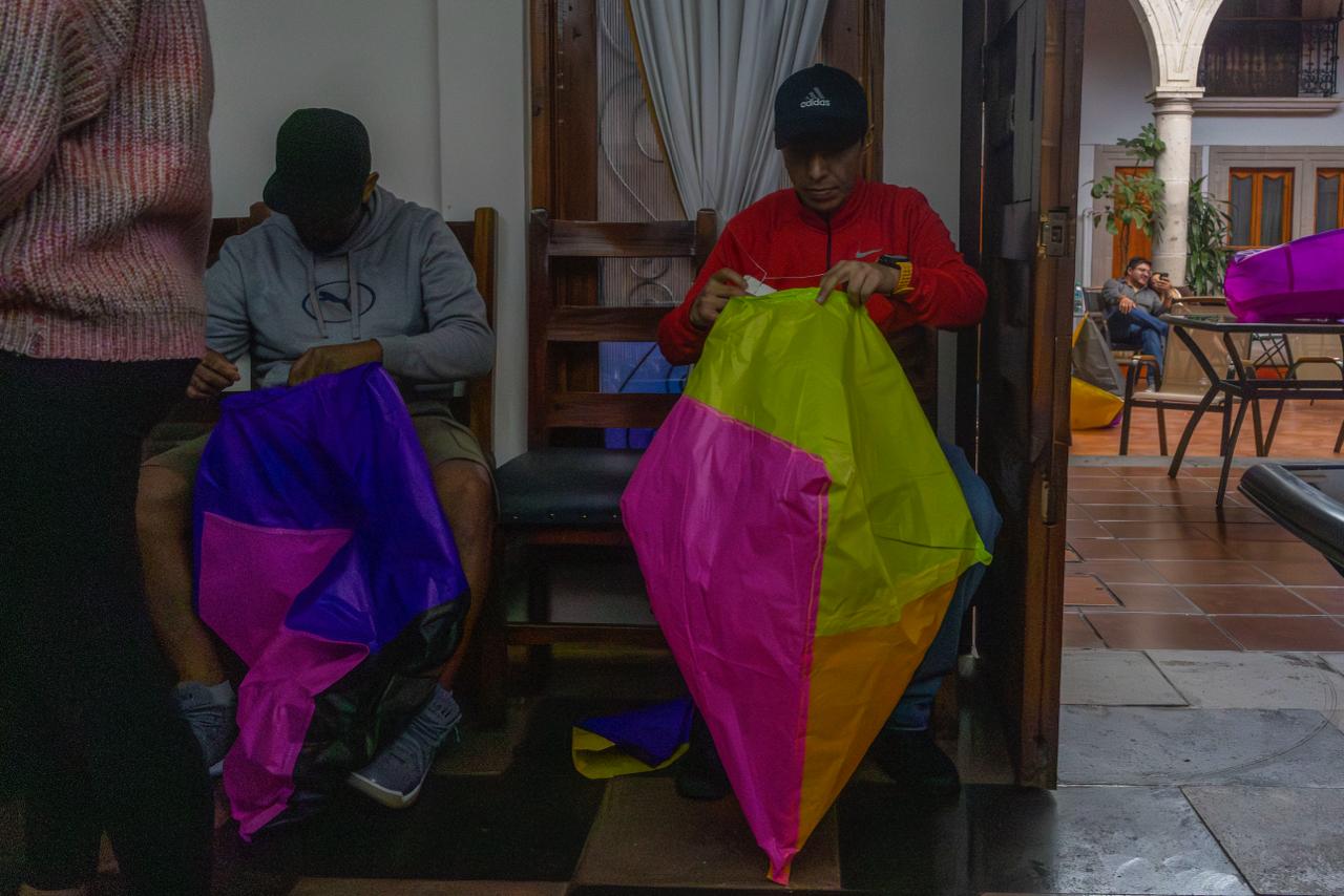 Aprende a hacer tu propio globo de Cantoya; talleres continúan este domingo en Pátzcuaro