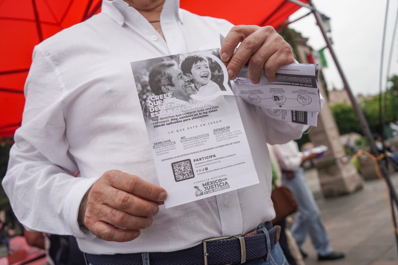 Jubilados de CFE realizan consulta nacional sobre derechos adquiridos
