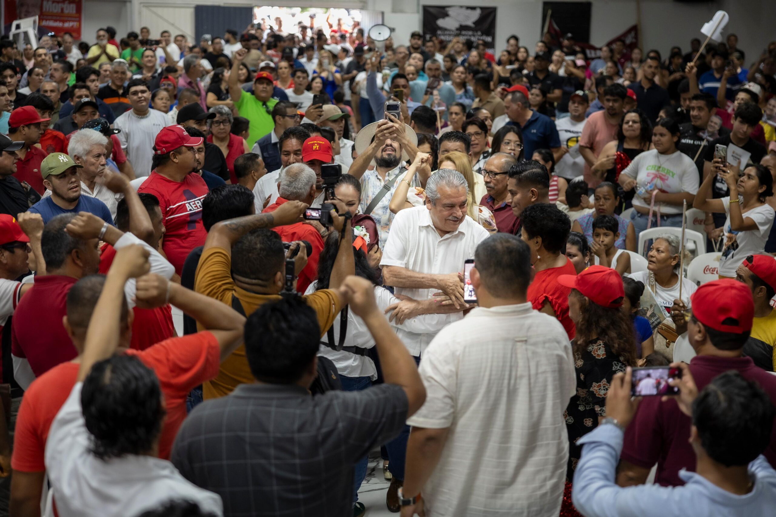 Reconoce Morón entrega del pueblo de Michoacán a la Cuarta Transformación