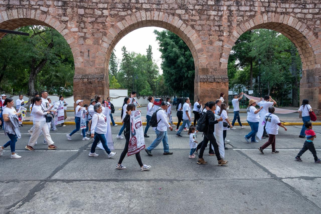 Familias de desaparecidos marchan en Morelia y exigen respuestas
